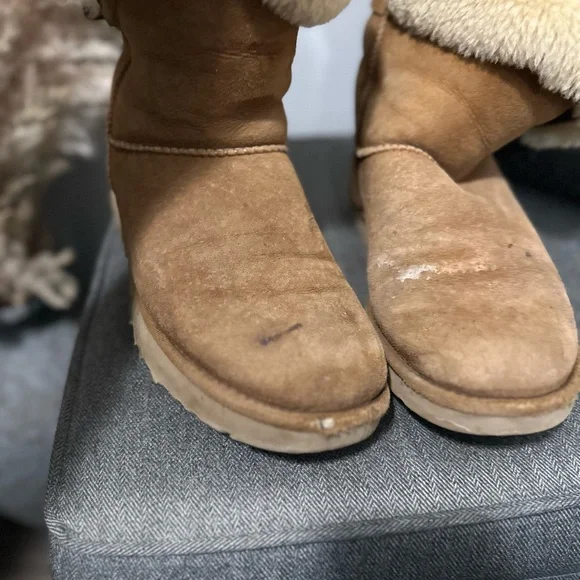 Uggs - Picture 4 of 7